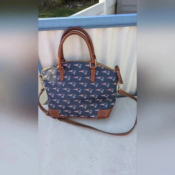 Dooney & Bourke New England Patriots Satchel Shoulder Bag (Retired)(NWOT) - Picture 4 of 13